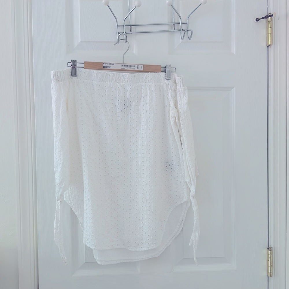 Fun summer off the shoulder white top, size M
